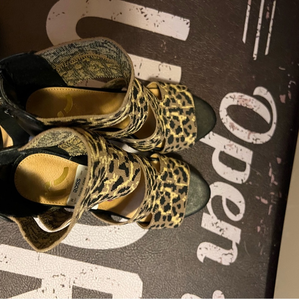 Super comfy heels brand new